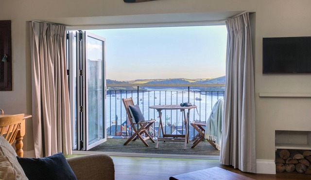 Magdala - 5 BR property Sleeps 10 w/stunning views