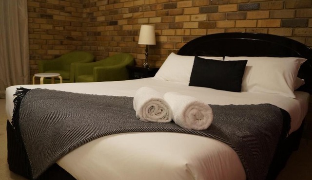 Magdala Motor Lodge & Lakeside Restaurant