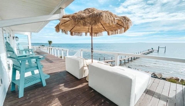 Magdalay Bay 3BR/2BA house with a dock!