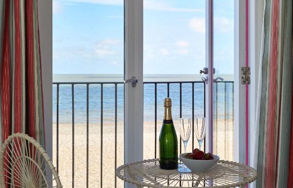Magenta - A stunning Seafront house with lovely and uninterrupted Beach Views - Aldeburgh Coastal Cottages