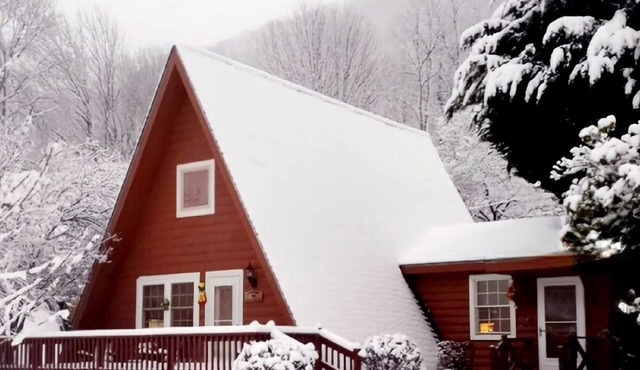 ~*~Maggie Valley Chalet ~*~n5 min from BlueRidge Parkwayn2BR/2BR/Wifi/Smart TVsn