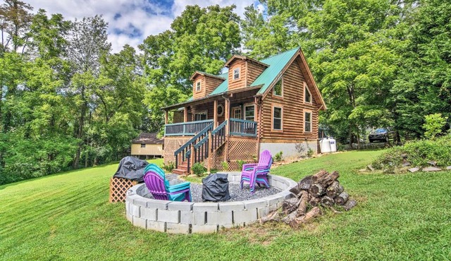 Maggie Valley Family Cabin with Porch and Fire Pit!