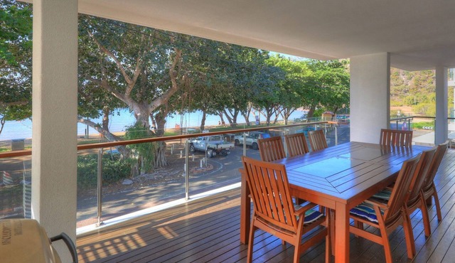 Maggies Beachfront Apt. 3