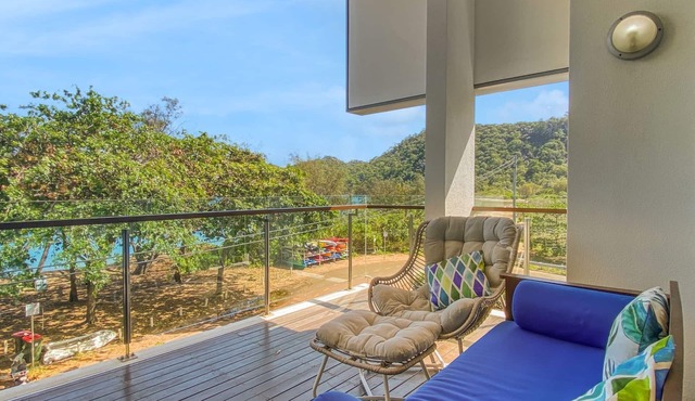 Maggies Beachfront Apt. 12