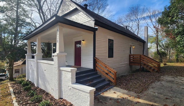 Magic City Manor: Groups/Driveway/Game Room/Wifi