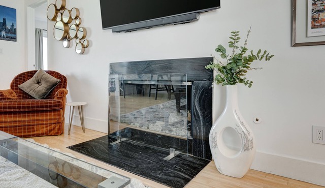 *MAGIC CITY VIEWS* 2-Bed Private Luxurious Condo