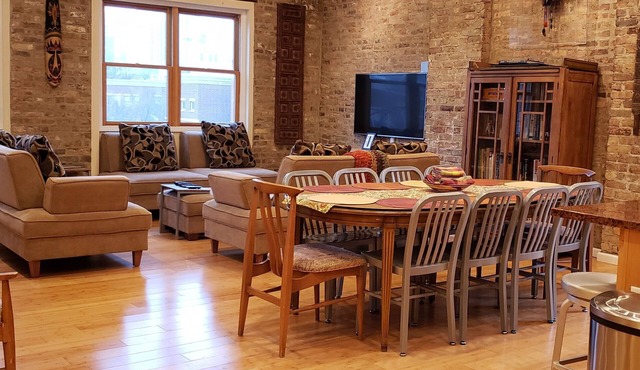 Magic Factory Loft 3East 4 Bd/4 Ba Families Groups