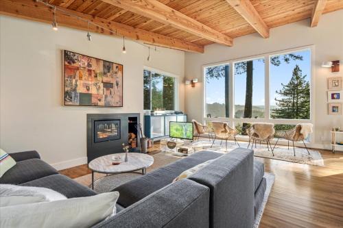 Magic Madrone - Views Hot tub Forests and River