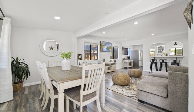 Magic Mountain 4 Bedroom 3 Bath Escape Modern Home