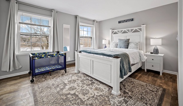 Magic River, just remodeled! River front! W/D, Garage, FastWiFI