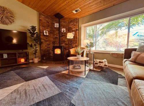 Magic Sequoia Spacious Home