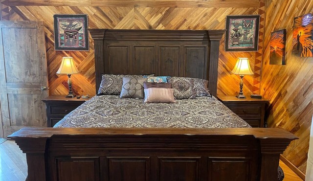 Magic Skies Hawaiian Kingdom Hula Room