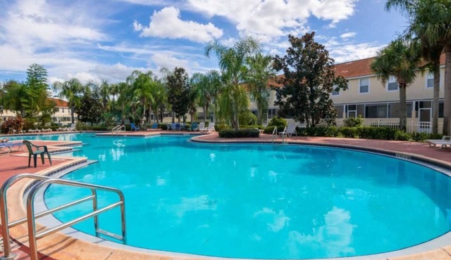 Magical Family Townhome Retreat – Comfort & Convenience Near Top Attractions!