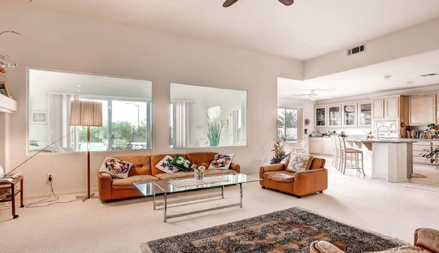 Magical Getaway: Garden Oasis & Pool, Mtn.Views, Hiking, close to Shops & Strip