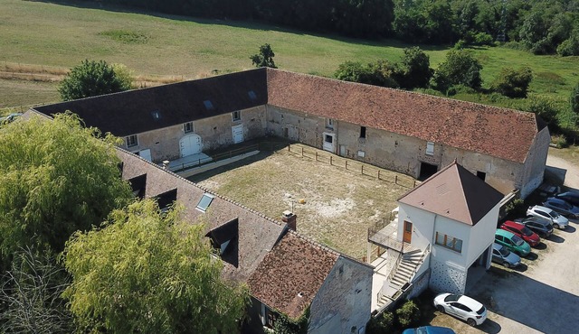 Magical & historic gîte 65 pers. Cousinades-Seminars-Weddings, .