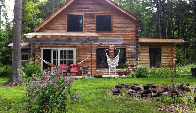 Magical Log Cabin in the Woods - All Pets Welcome!