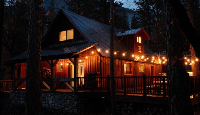 Magical Lost Sierra Bungalow - Stargaze & Unwind