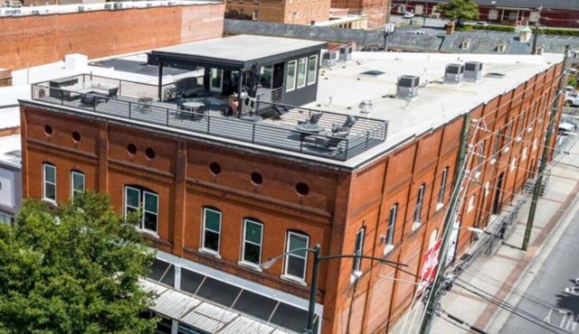 Magical Luxury Loft - 6 Bedroom 10 King/Queen Beds - ON BROAD STREET!