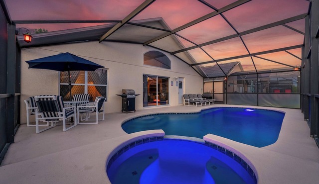 Magical Manor – Family Vacation Home w/Private Pool & Hot Tub Minutes to Disney