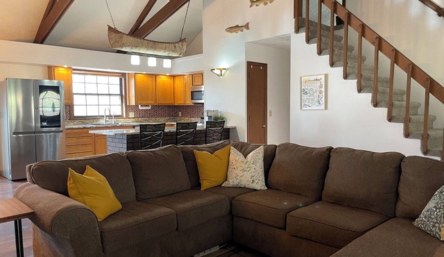 Magical Montainbrook in Old Timberline - Ski, Hike, Golf, and More!