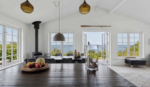 “Magical Sea View – From Terrace to Horizon”