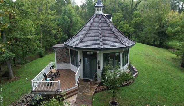 Magical secluded hideaway on a French Country Estate with tranquil creek & ponds