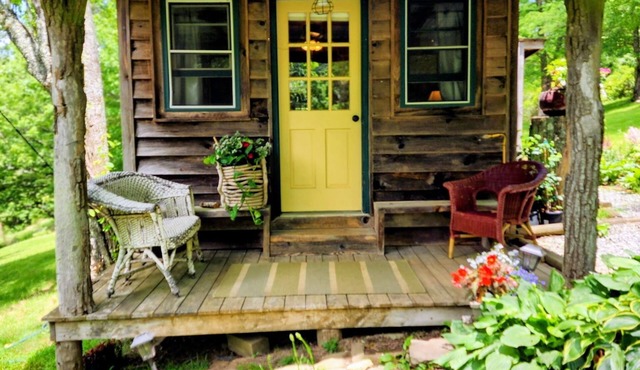 Magical Stays in Scaly Mountain Cabin