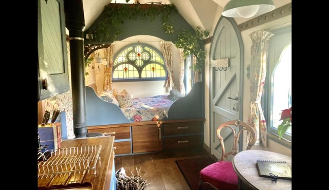 Magical Tabernacle in a Beautiful Setting with Hot Tub