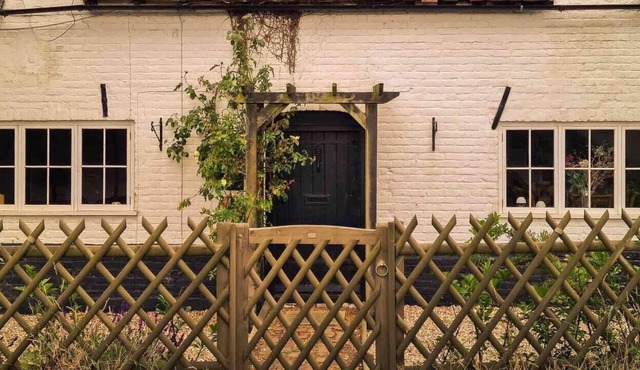 Magical & Unique Grade 2 listed Cottage