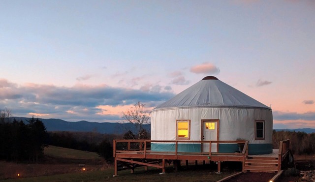 Magical-Upscale-Yurt-View-Private-Hot tub-Fire Pit-Near SNP & River