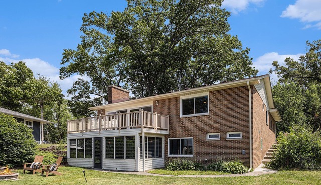 Magician Lakefront Home in Sister Lakes