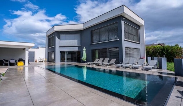 Magique Villa, Piscine et Jacuzzi House of raeder