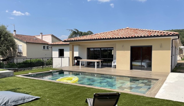 Magnifique Villa Neuve Proche des Cévennes