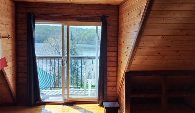 Magnetawan River beauty, located on 10 acres very peaceful and private.