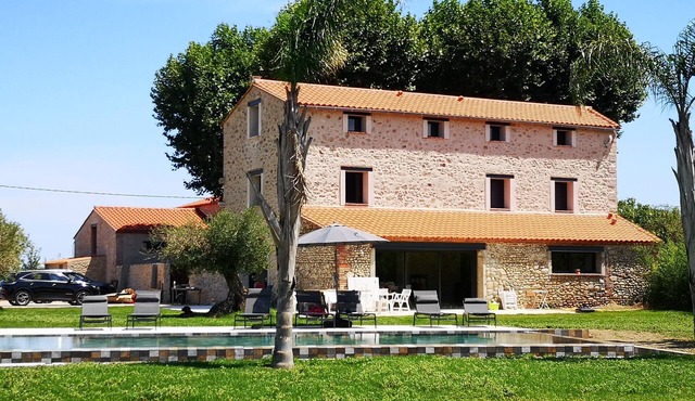 Magnifique Maison de Famille Avec Piscine à 10 Minutes de la Plage