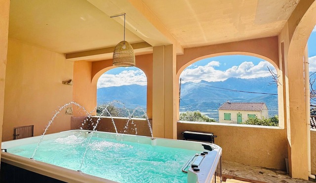 Magnifique Villa Avec Patio vue lac et Montagnes