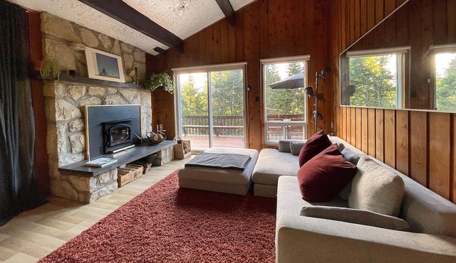 Magnificent mid-century style chalet with 3 bedrooms and in-ground pool