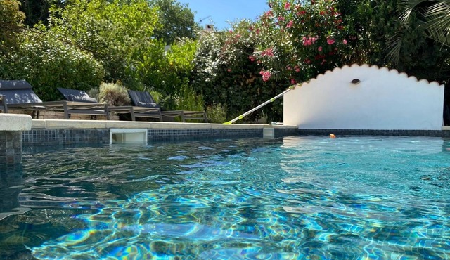 Magnificent villa with swimming pool in Saint-Georges-d'Orques