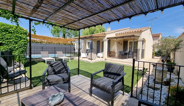 Magnificent villa 3* with heated swimming pool 7 minutes from the city center