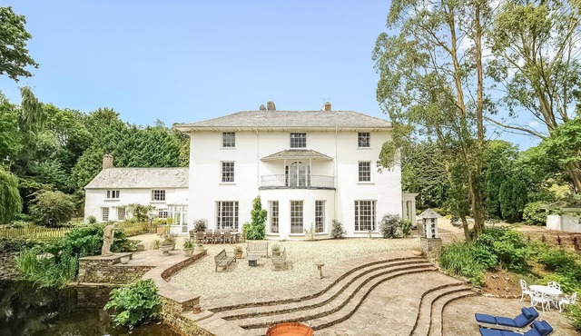 Magnificant 9 Bedroom Georgian House, indoor pool, cinema room, Sleeps 18-22