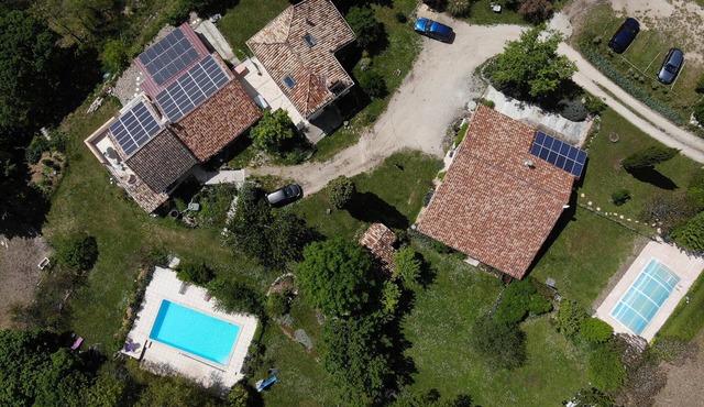 Magnificent gites with swimming pool, sauna and massages, calm and well-being.