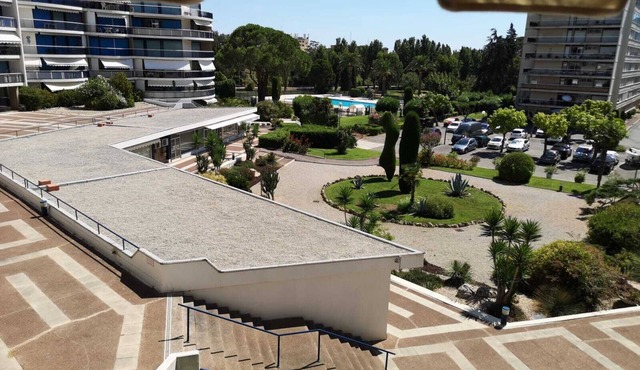 Magnificent 3-room apartment close to the sea, swimming pool, beach, shops all within walking distance