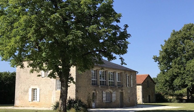 Magnificent restored house in a 20-hectare wooded park