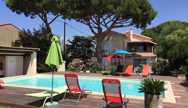 Magnificent STUDIO with terrace, swimming pool view, 14-minute walk to the sea, very quiet.