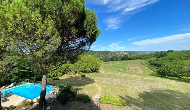 Magnificent 16th manor with private pool for 10