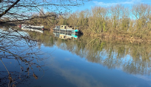 Magnificent 2-room apartment on the edge of the Marne on garden level