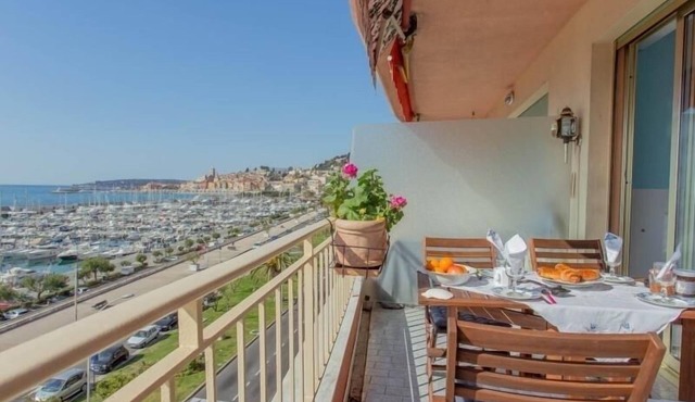 Magnificent 3-room flat with sea view and terrace in Menton