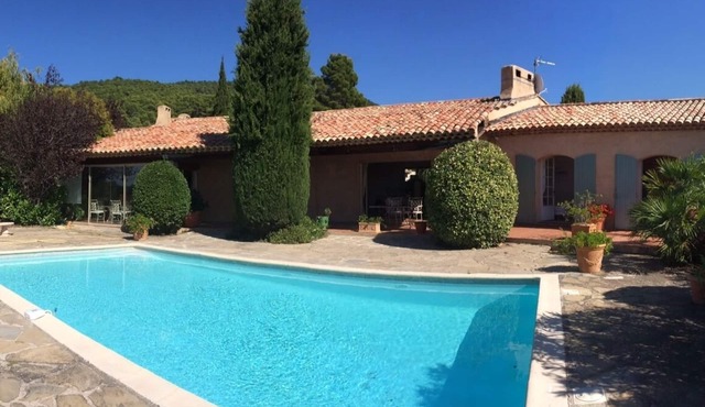 Magnificent 300sqm villa in a unique location - pool heating, central heating, fireplaces