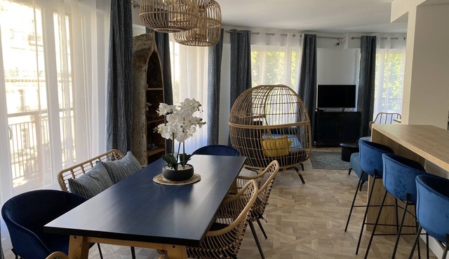 Magnificent 4* loft on the Canebière. Marseille, France. Air-conditioned. Autonomous arrival.