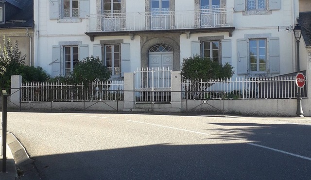 Magnificent and large 18th century house, in a mountain village